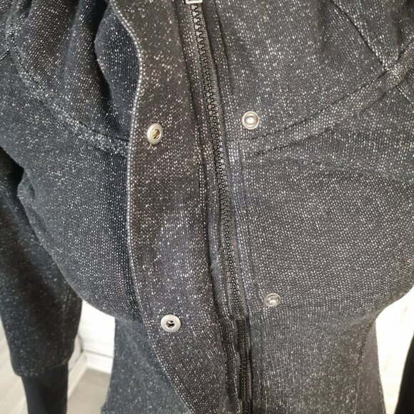 The North Face Ladies Size XS Black Faux Fur Lined Jacket with Hood - Picture 10 of 14